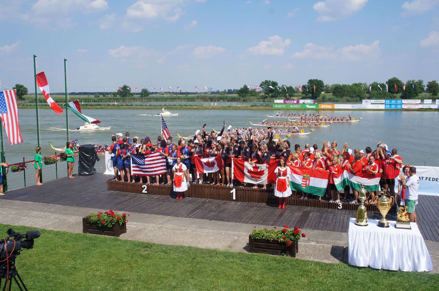 Incredible numbers and spectacular races at the 11th IDBF Dragon Boat
